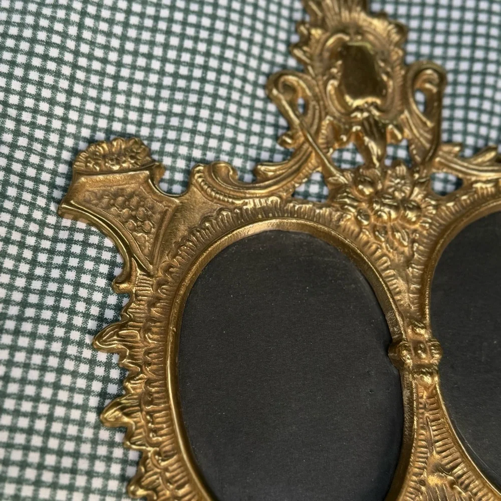 Vintage Victorian Style Brass Ornate Oval Double Photo Easel Picture Frame